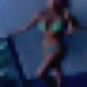 Anne-Charlotte, 32 ans, disponible à Lhomme pour une rencontre coquine