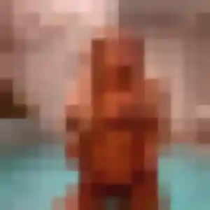 Bettina (26 ans) à Locquirec attend une rencontre rapidement