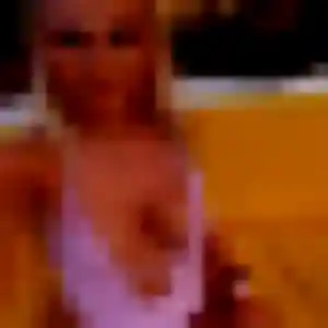 Lina, 40 ans, disponible à Louveciennes pour un plan cul
