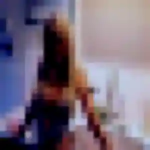 Elsa, 22 ans, en ligne à Louvil pour un plan cul