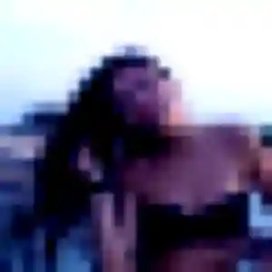 Rania de Mantes-la-Jolie, 22 ans - plan cul discret