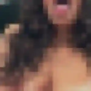 Emeraude, 24 ans, connectée à Marquillies pour une rencontre coquine