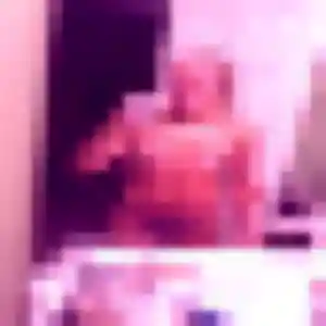 Clara, 23 ans, en ligne à Meusnes pour une rencontre coquine