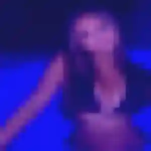 Charmante Blanche, 34 ans à Mexy - voir sa photo