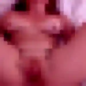 Contacte Celia, 25 ans à Mézangers en privé