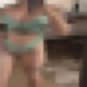Photo de Helene à Moncoutant-sur-Sèvre (32 ans) - plan cul sans inscription