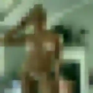 Salima, 44 ans, disponible à Moulins pour une rencontre coquine
