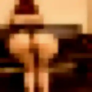 Photo de Leonore à Moulins-en-Bessin (35 ans) - plan cul discret