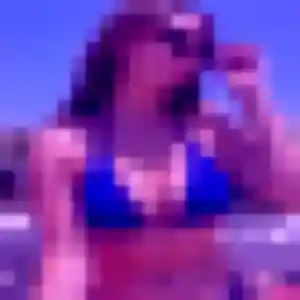 Contacte Marie-Cecile, 36 ans à Moulins-en-Bessin en privé