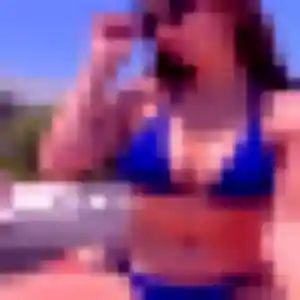 Contacte Melodie, 44 ans à Moulins-en-Bessin gratuitement