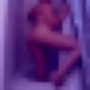 Découvre Constance, 34 ans à Moutiers-les-Mauxfaits en privé
