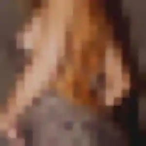 Charmante Debora, 26 ans à Naves - voir sa photo