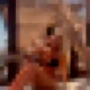 Olympe, 33 ans, connectée à Nay pour une rencontre coquine