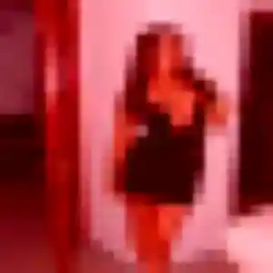 Inaya, 26 ans, connectée à Neuville-Saint-Rémy pour un plan cul