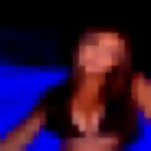 Rebecca, 23 ans, en ligne à Nieul-le-Virouil pour une rencontre coquine