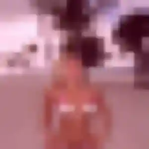 Lily (33 ans) à Novillars propose une rencontre ce soir