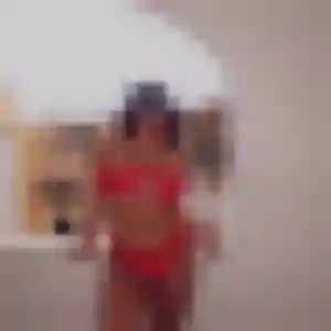 Rejoins Clara, 40 ans à Penne en t'inscrivant