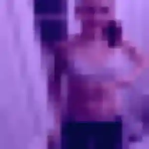 Contacte Irina, 25 ans à Pluguffan gratuitement