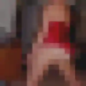 Contacte Helena, 22 ans à Port en privé