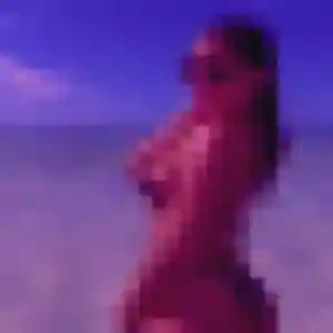 Rejoins Louna, 23 ans à Prat-Bonrepaux en privé