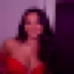 Albertine, 32 ans, connectée à Reillanne pour un plan cul