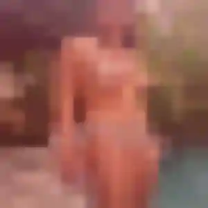 Salome, 22 ans, disponible à Rives-d'Autise pour un plan cul