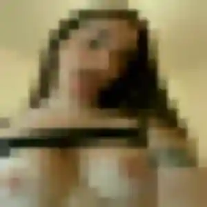 Joanne, fille de 23 ans cherche plan cul à Roquetoire