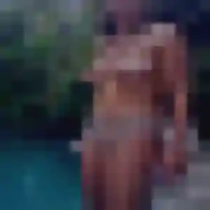Photo privée de Lou-Anne, 27 ans à Saint-Bonnet-le-Courreau - plan discret