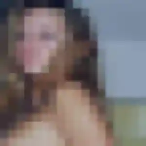 Charmante Delia, 25 ans à Saint-Carné - la contacter