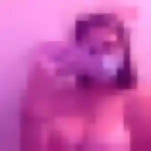 Rejoins Claire, 28 ans à Saint-Cyprien gratuitement