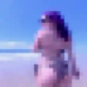 Gwenaelle, 29 ans, connectée à Saint-Cyr-sur-Loire pour une rencontre coquine