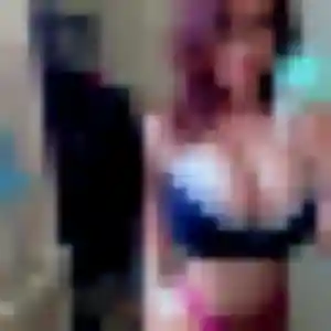 Coralie, fille de 27 ans cherche plan cul à Saint-Denis-lès-Bourg