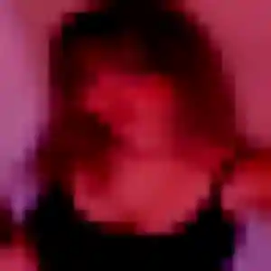 Solange, 22 ans, en ligne à Saint-Derrien pour une rencontre coquine