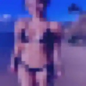 Isabelle, 22 ans, connectée à Saint-Éloy-de-Gy pour une rencontre coquine