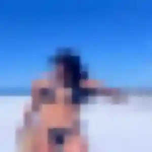 Rejoins Bettina, 26 ans à Saint-Exupéry-les-Roches gratuitement