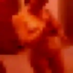 Louise, 37 ans, dispo pour plan cul à Saint-Georges-de-Reintembault