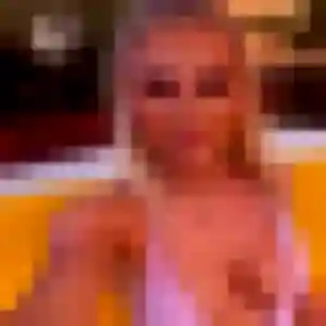 Thais, fille de 24 ans propose plan cul à Saint-Guyomard