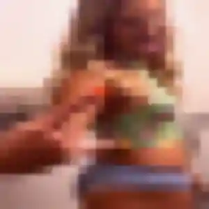 Photo privée de Salima, 37 ans à Saint-Just-en-Chevalet - rencontre sans lendemain
