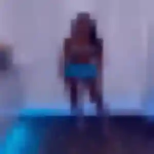 Kenza, fille de 43 ans cherche plan cul à Saint-Martin-Belle-Roche