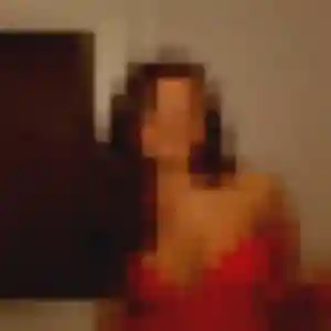 Honorine, 32 ans, connectée à Saint-Martin-des-Noyers pour une rencontre coquine