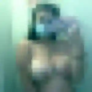 Constance, fille de 31 ans propose plan cul à Saint-Martin-du-Tertre