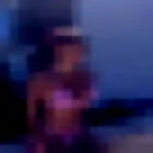 Contacte Dina, 33 ans à Saint-Martin-en-Haut en privé