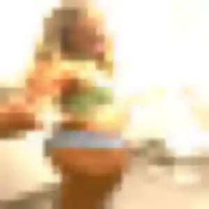 Rejoins Yasmina, 33 ans à Saint-Martin-Lestra en privé