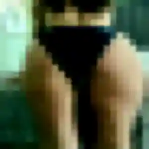 Louise, 25 ans, disponible à Saint-Paul pour un plan cul