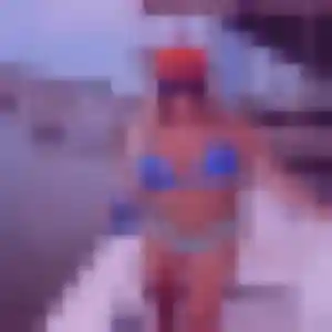 Alessandra, 27 ans, connectée à Saint-Paul-en-Born pour un plan cul