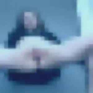Agnes (25 ans) à Saint-Pierre-le-Moûtier attend une rencontre ce soir