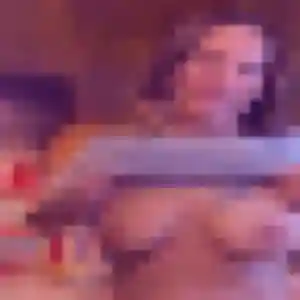 Olivia, 44 ans, connectée à Saint-Sébastien-sur-Loire pour un plan cul