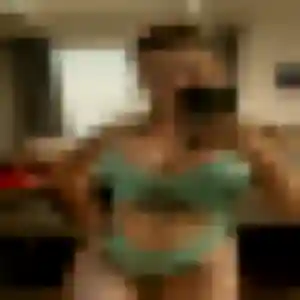 Rejoins Lamia, 43 ans à Saint-Seurin-de-Cursac gratuitement