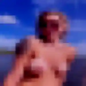 Photo privée de Zelda, 33 ans à Saint-Thomas-la-Garde - plan discret