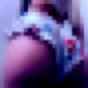 Alix, 30 ans, en ligne à Saint-Yan pour une rencontre coquine